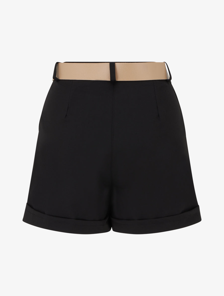 Shorts lisos con dobladillo y cinturón - Negro