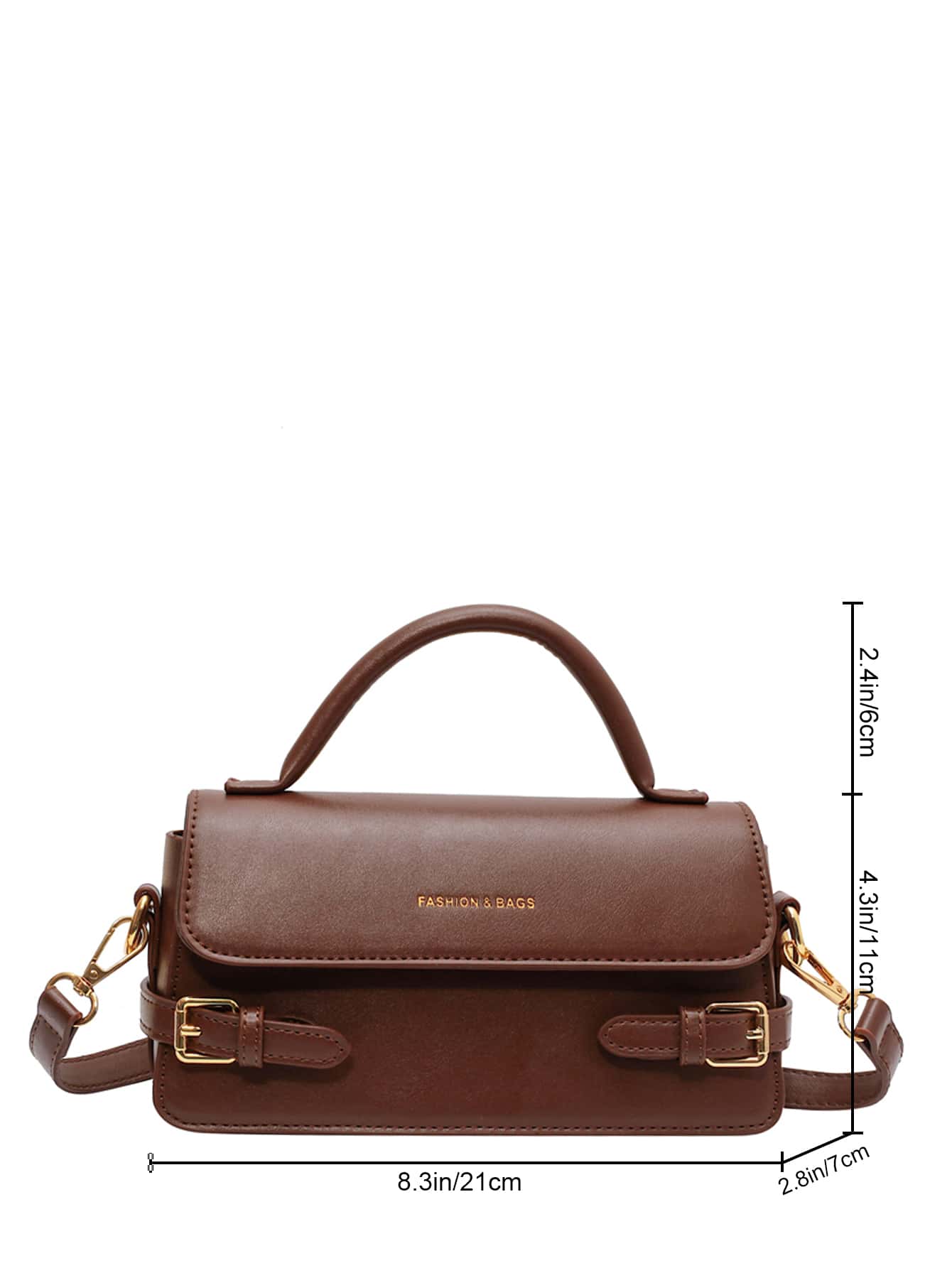 BOLSO CUADRADO CON SOLAPA DECORATIVA Y HEBILLA CON LETRAS EN RELIEVE
